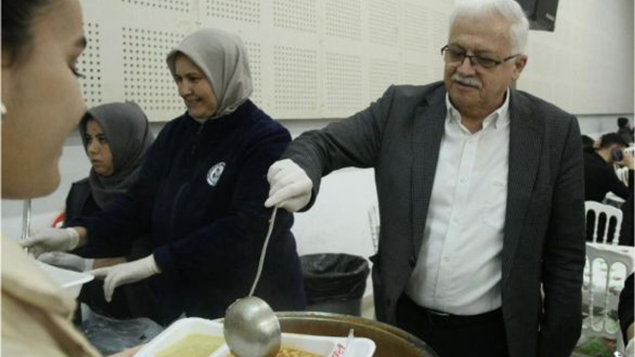 Bin Kişi Burhaniye'de İftar Sofrasında Buluştu