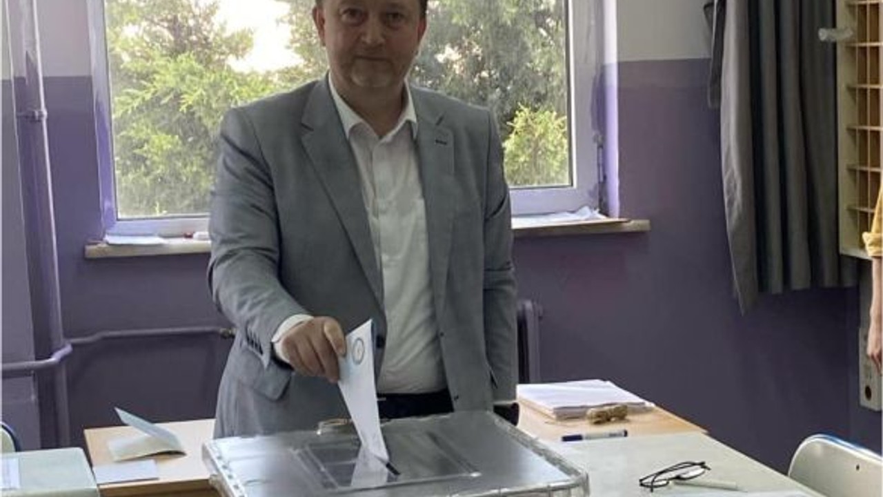 Dinçer Orkan, İnebey Anadolu Lisesi'nde Oyunu Kullandı