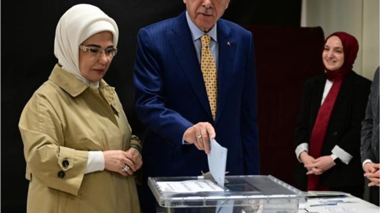 Cumhurbaşkanı Erdoğan, oyunu Üsküdar’da kullandı
