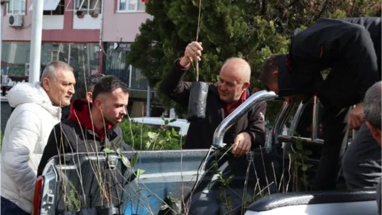 Fidanlarla Yeşeren Sevgi Susurluk'ta Büyüyor