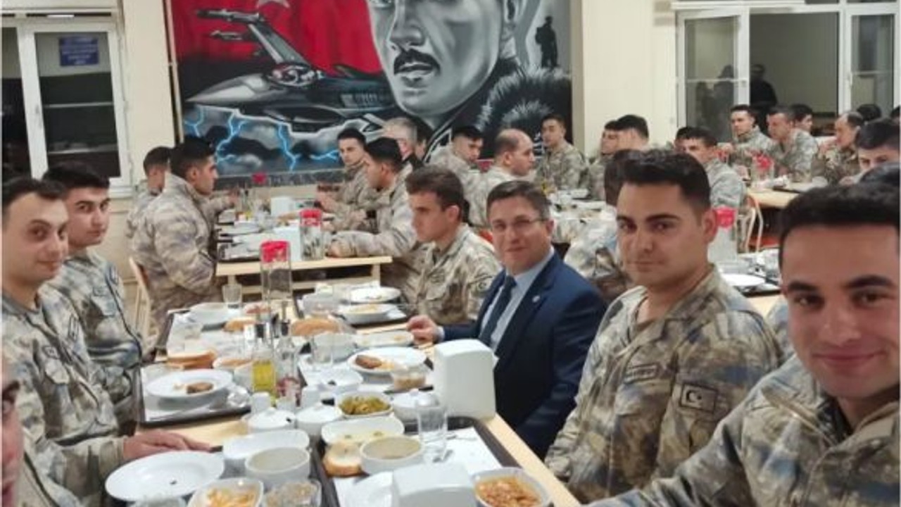 Balıkesir Garnizon ve 9. Ana Jet Üssü'nde İftar Sofrası
