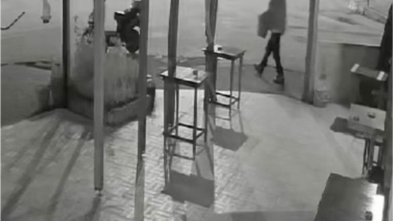 MARUL EKİLİ SAKSILARI MOTORUYLA ÇALDI KAÇTI!
