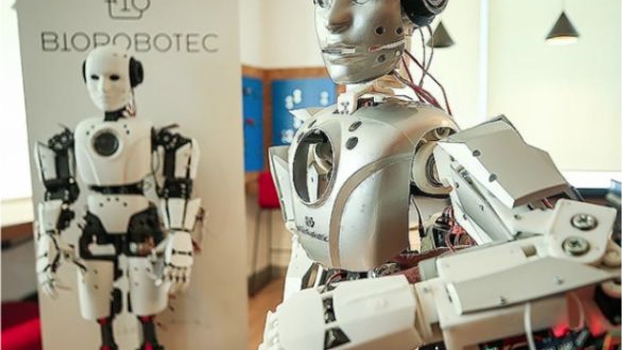 Türk Robot "Cuma" Yapay Zekayla Geliştiriliyor