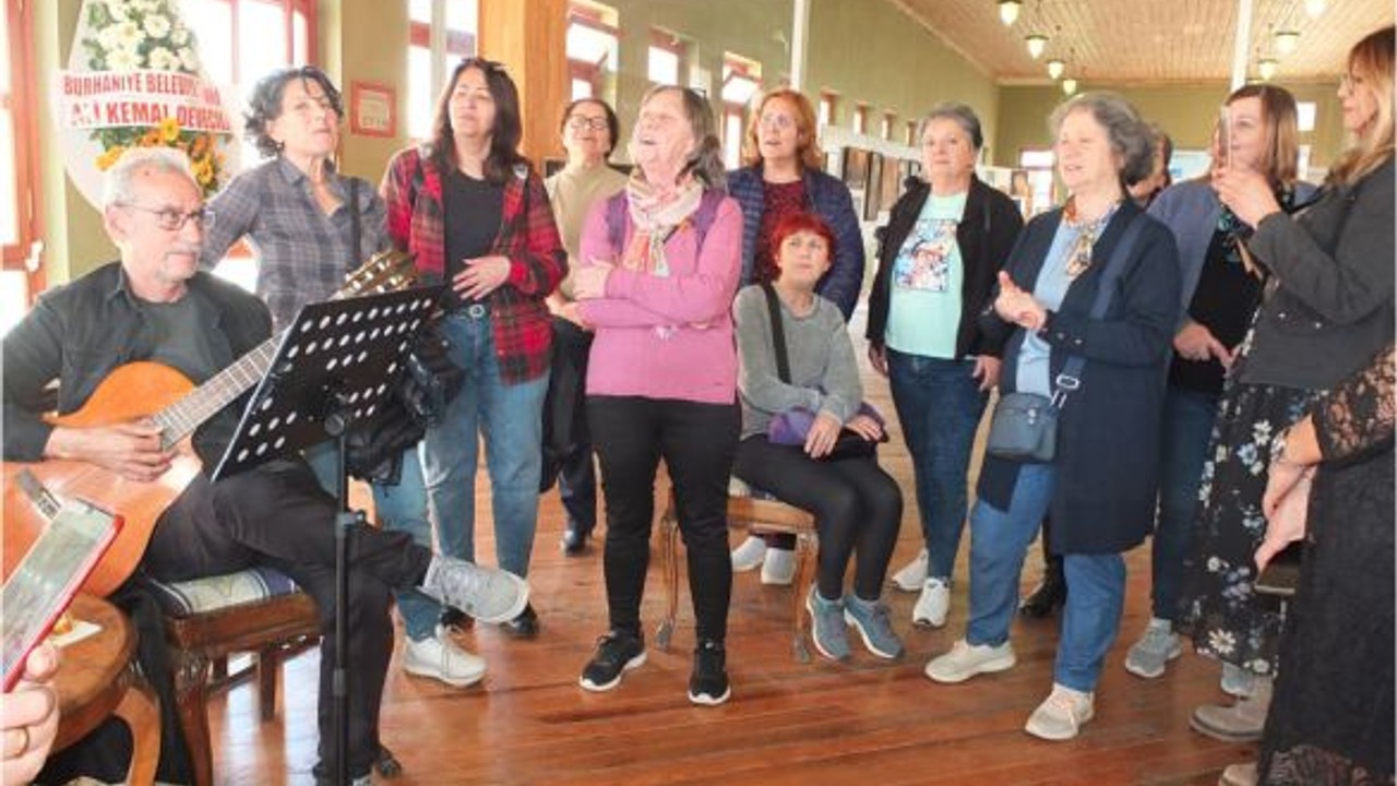 Balıkesir'de Kadınlar Sanat ve Sazla Buluştu