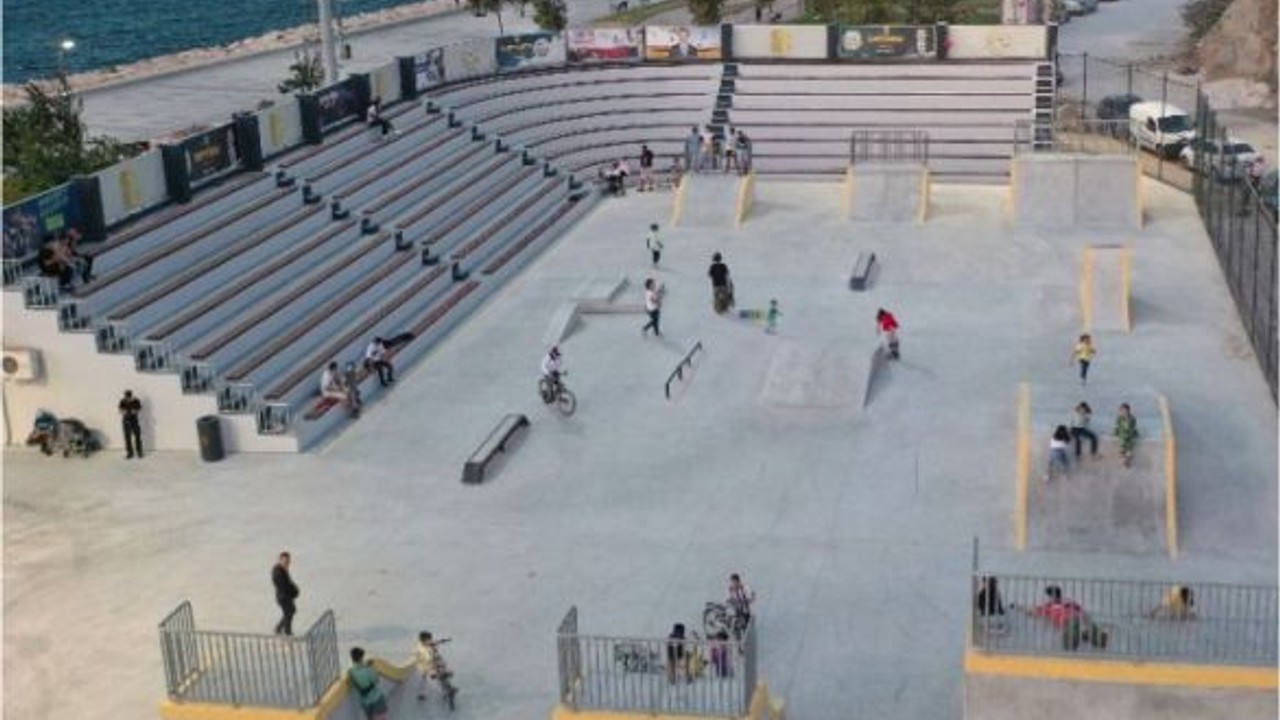 Balıkesir'de Gençler Modern Skate Parka Kavuştu