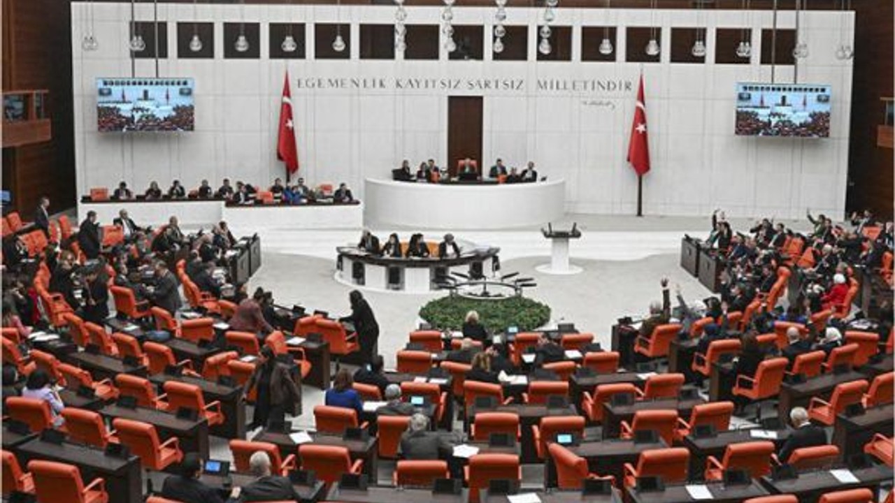 TBMM Kararıyla Emeklilere Bayram Hediyesi