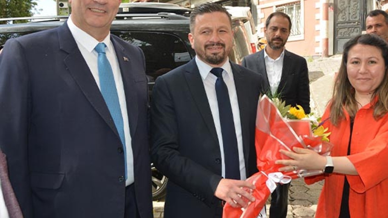 AK Parti İl Başkanı Aydemir, Bigadiç Belediye Başkanı Göksel'e Hayırlı Olsun Ziyaretinde Bulundu