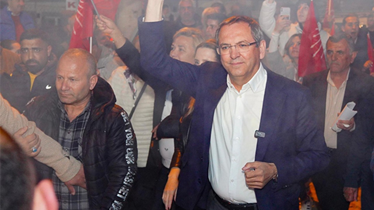 Ayvalık Meydanında Başkan Ergin'e Büyük Destek