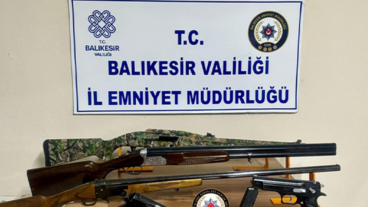 Balıkesir'de Çeşitli Suçlardan Aranan 11 Şüpheli Gözaltına Alındı