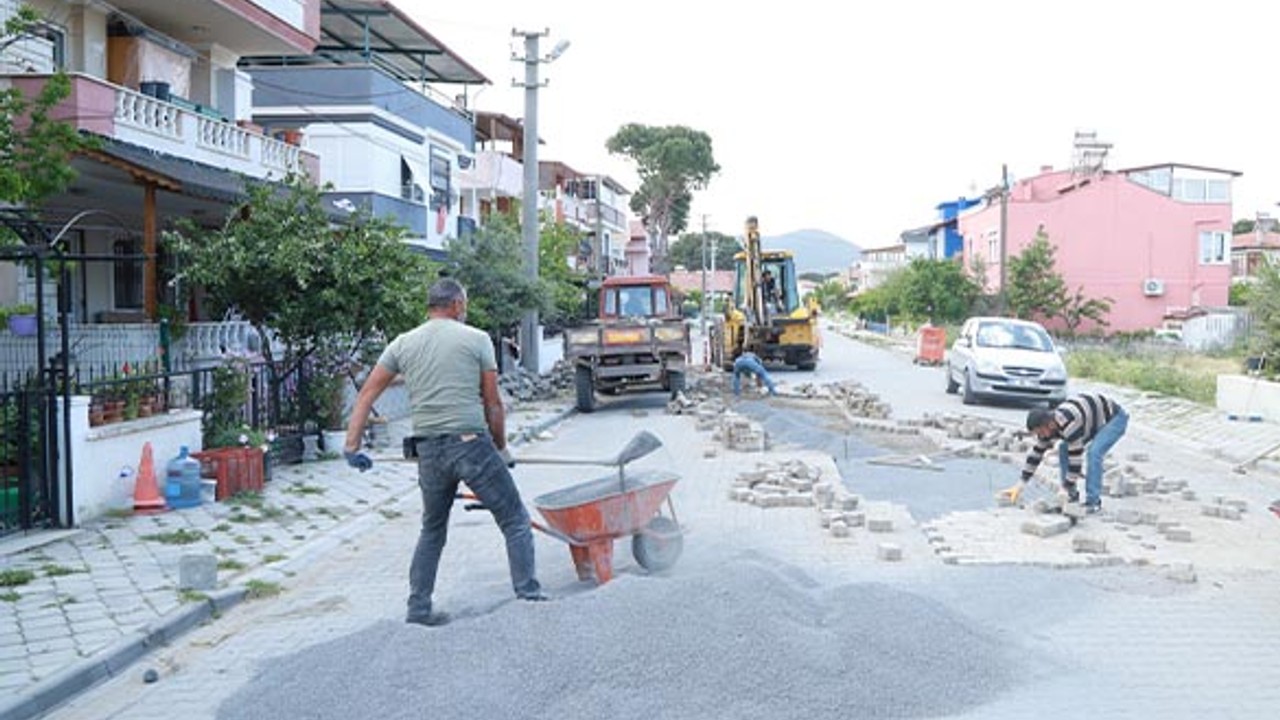 Burhaniye Belediyesi Fen İşleri Ekipleri Altyapı Çalışmalarına Devam Ediyor