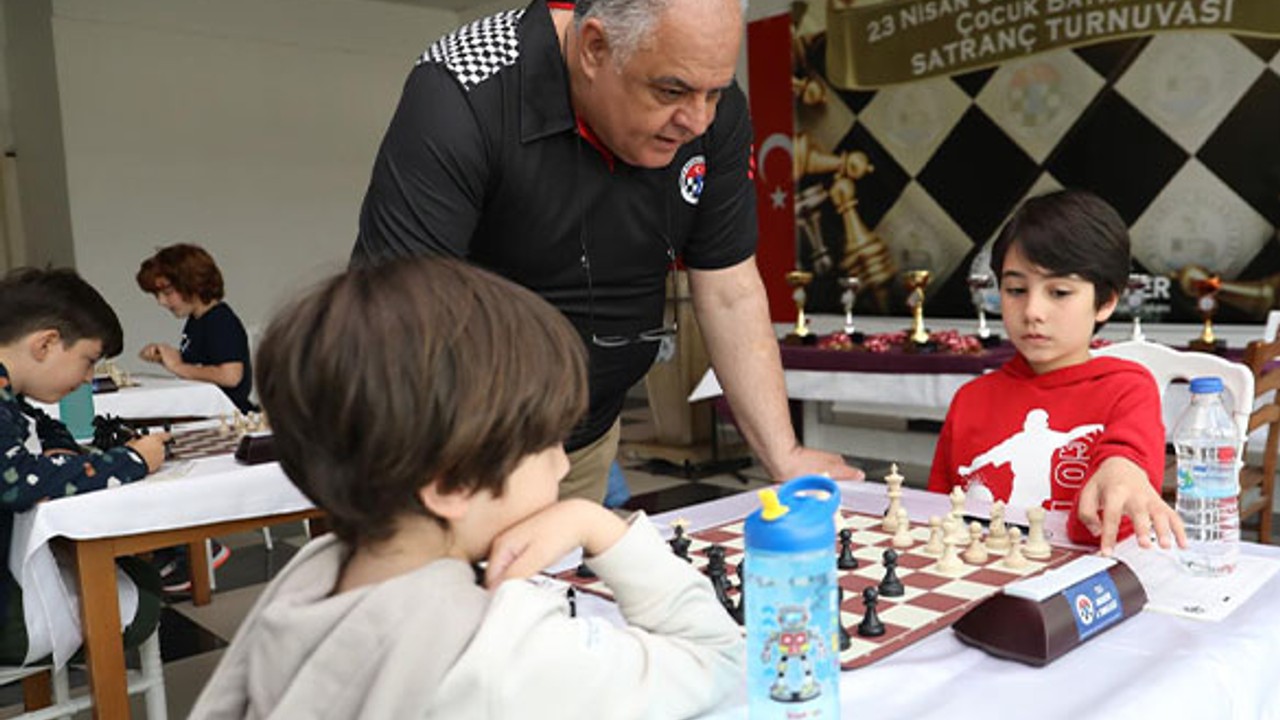Çocuk Bayramında Beyinlerin Savaşı