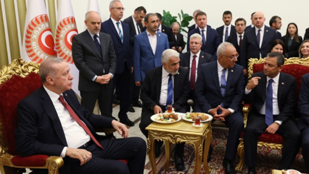 Cumhurbaşkanı ve CHP Lideri Arasında TBMM'de Önemli Görüşme