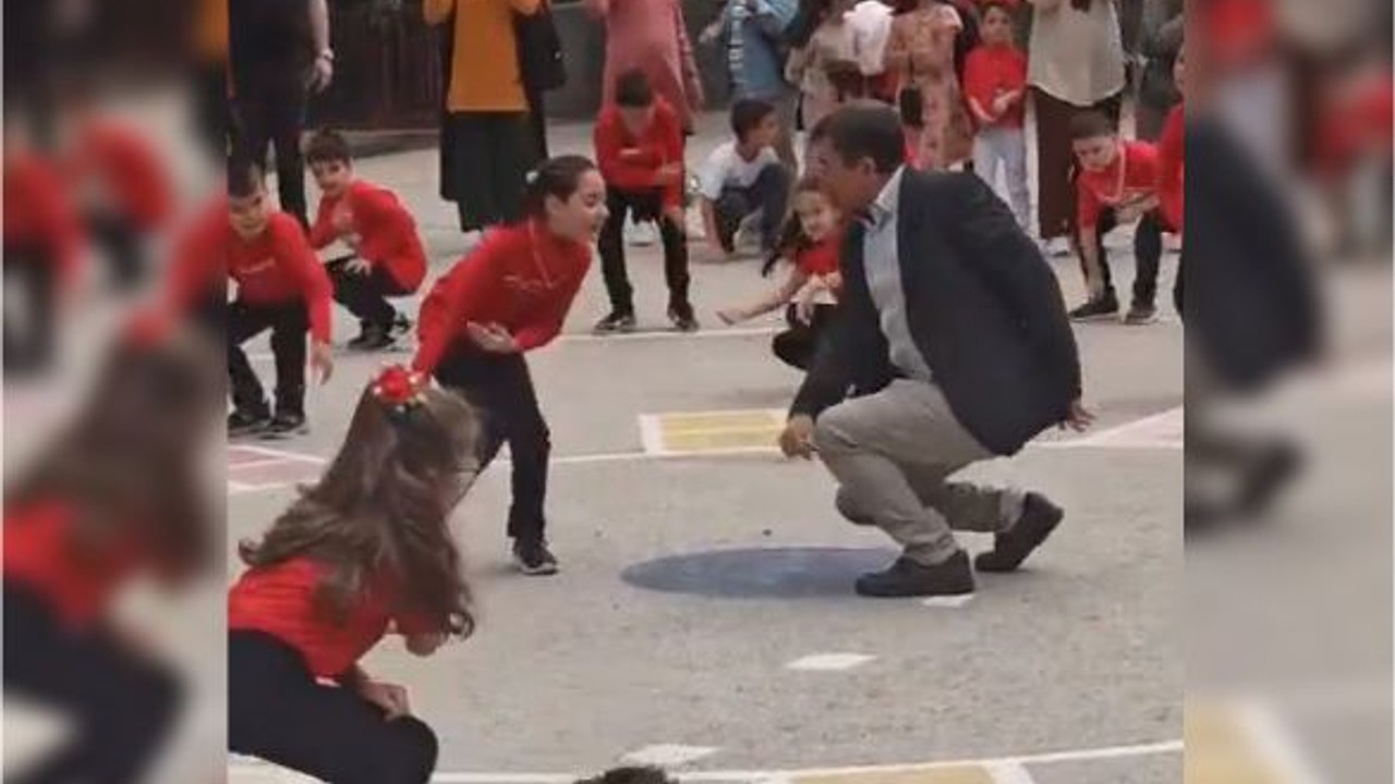 Engelli Öğrencisini 23 Nisan'da Yalnız Bırakmadı