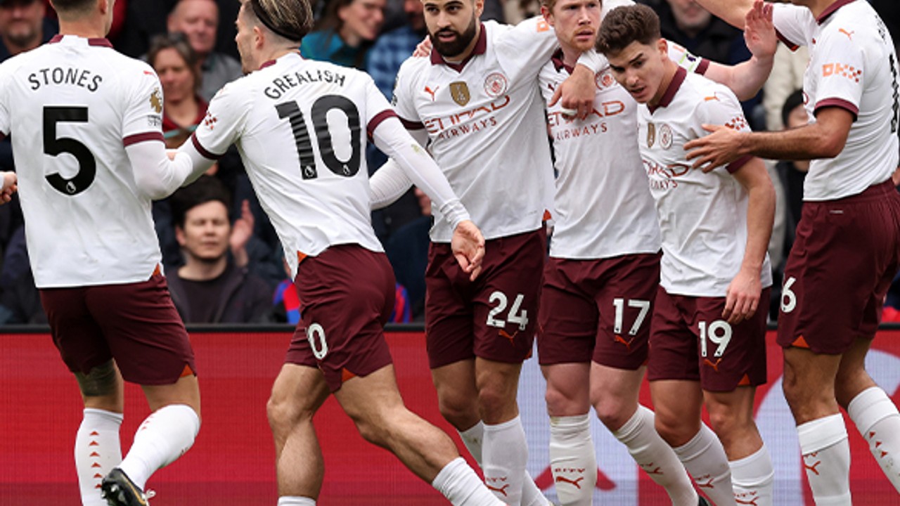 Manchester City, zirve takibini sürdürdü