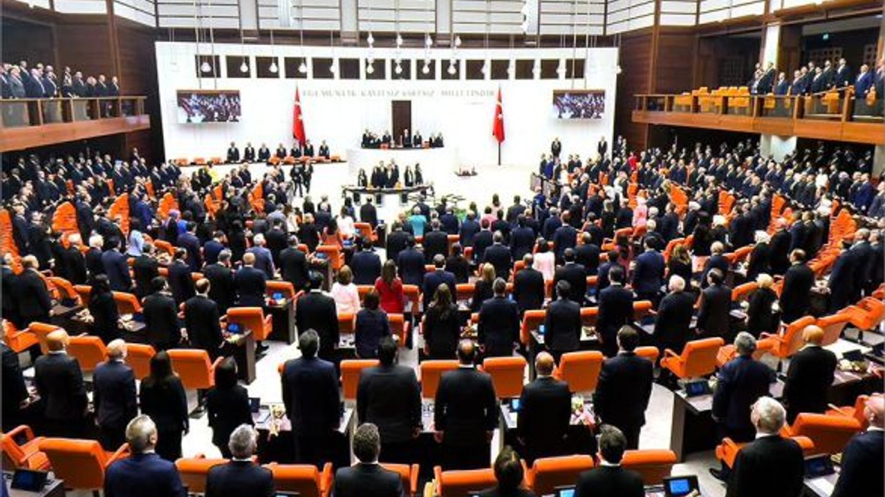 Meclis'te Yeni Vergi Yasası Kabul Edildi