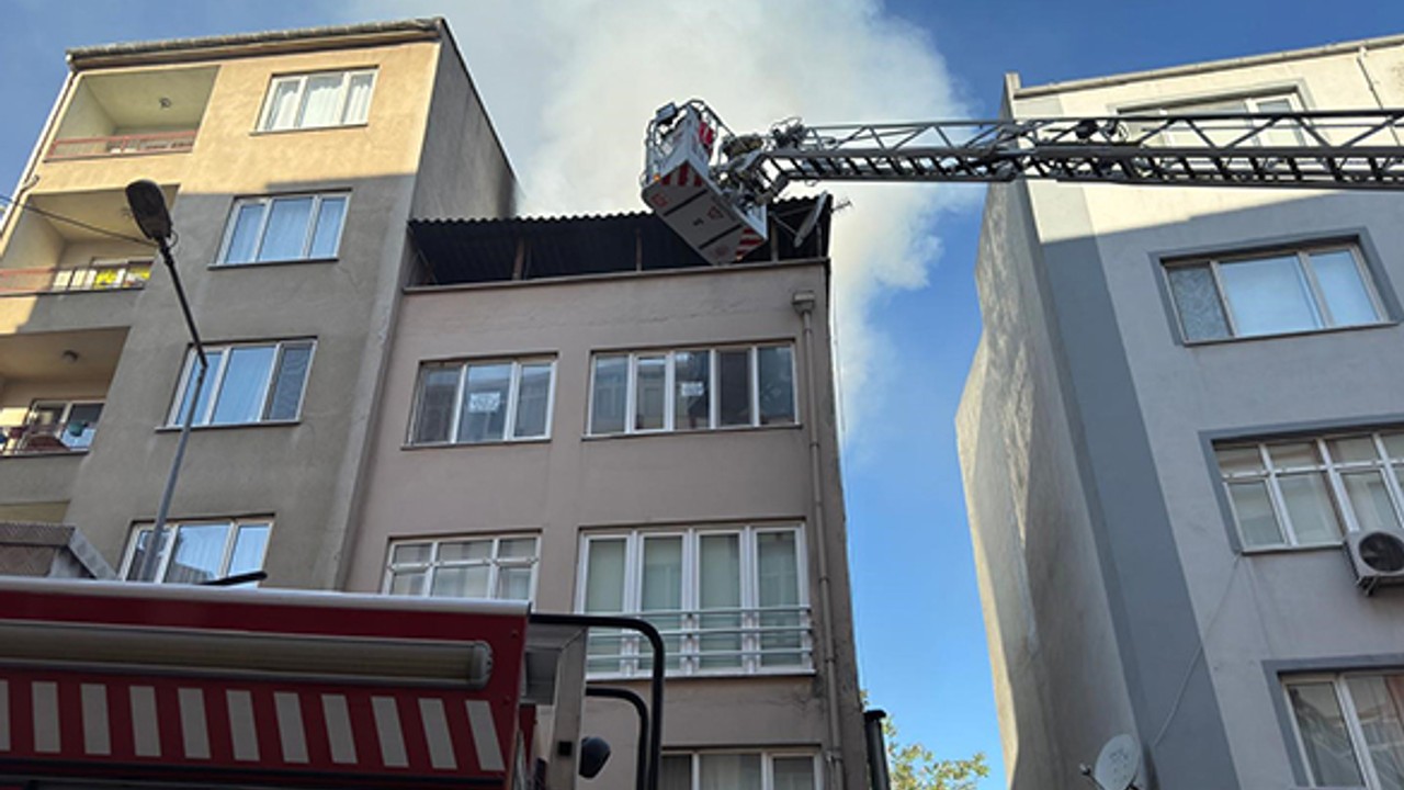 Balıkesirin en işlek caddesinde yangın