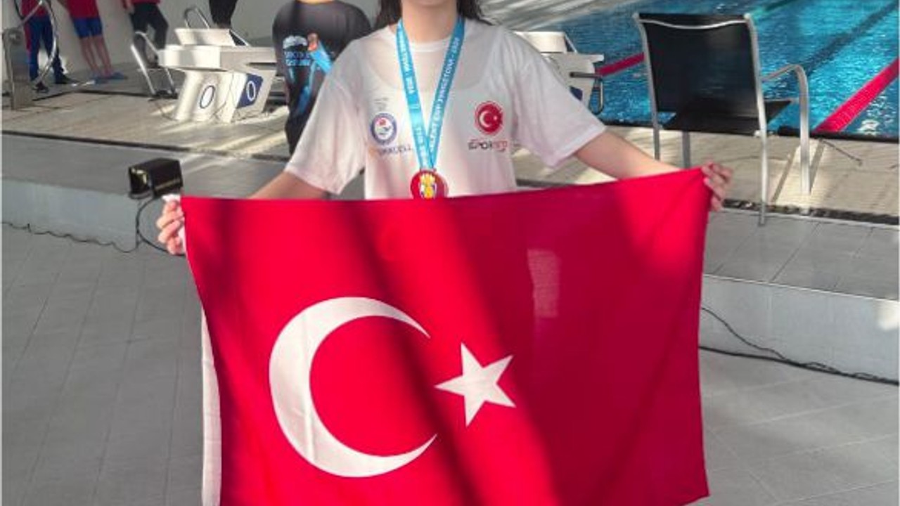 Balıkesirli Yüzücü'den Avrupa Üçüncülüğü