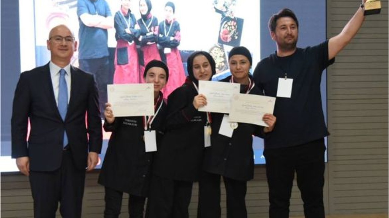 Dursunbey'den MEB Gastronomi Festivali'nde Bölge Birinciliği