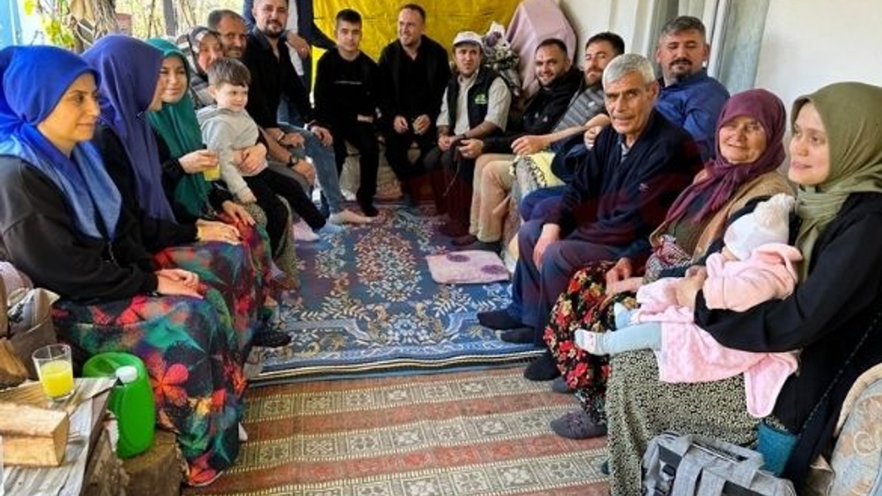 Geleneksel Ziyaretler Bigadiç'in Yollarına Çıkıyor