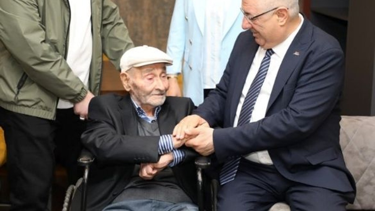 Başkan Ertaş Bayram Ziyaretçilerini Ağırladı