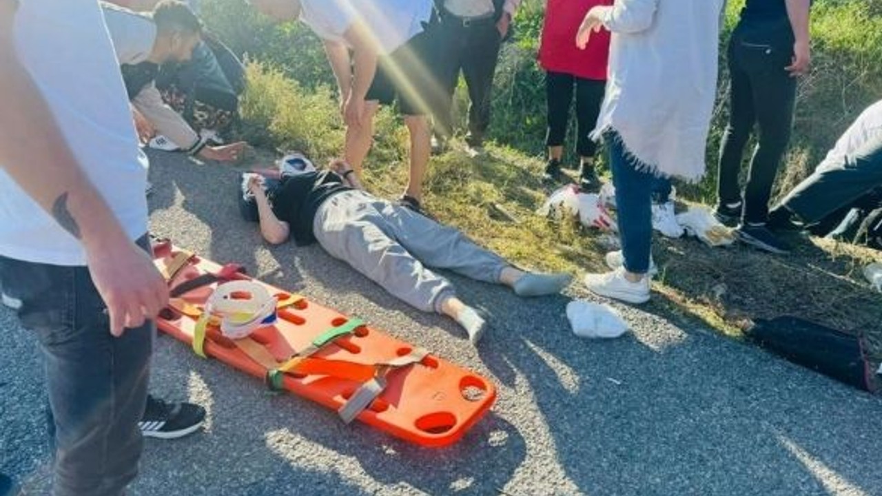 Balıkesir'de Sürücü Güneşin Etkisiyle Yoldan Çıktı!