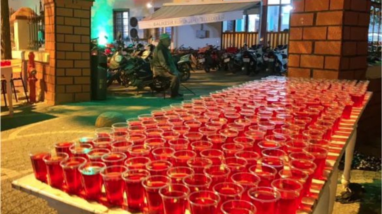 Havran'da Geleneksel Şerbet İkramı Yaşatılıyor