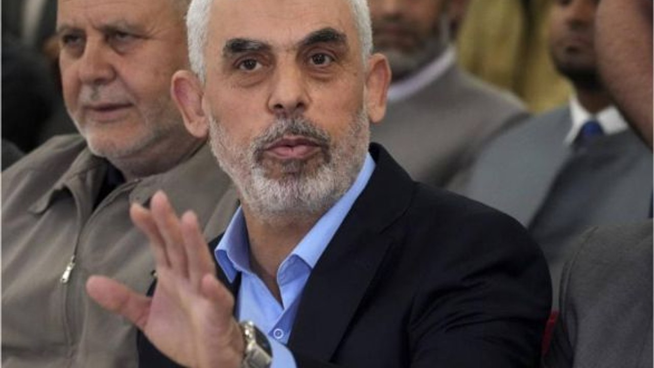 Hamas, 2 İsrailli esirin görüntüsünü paylaştı