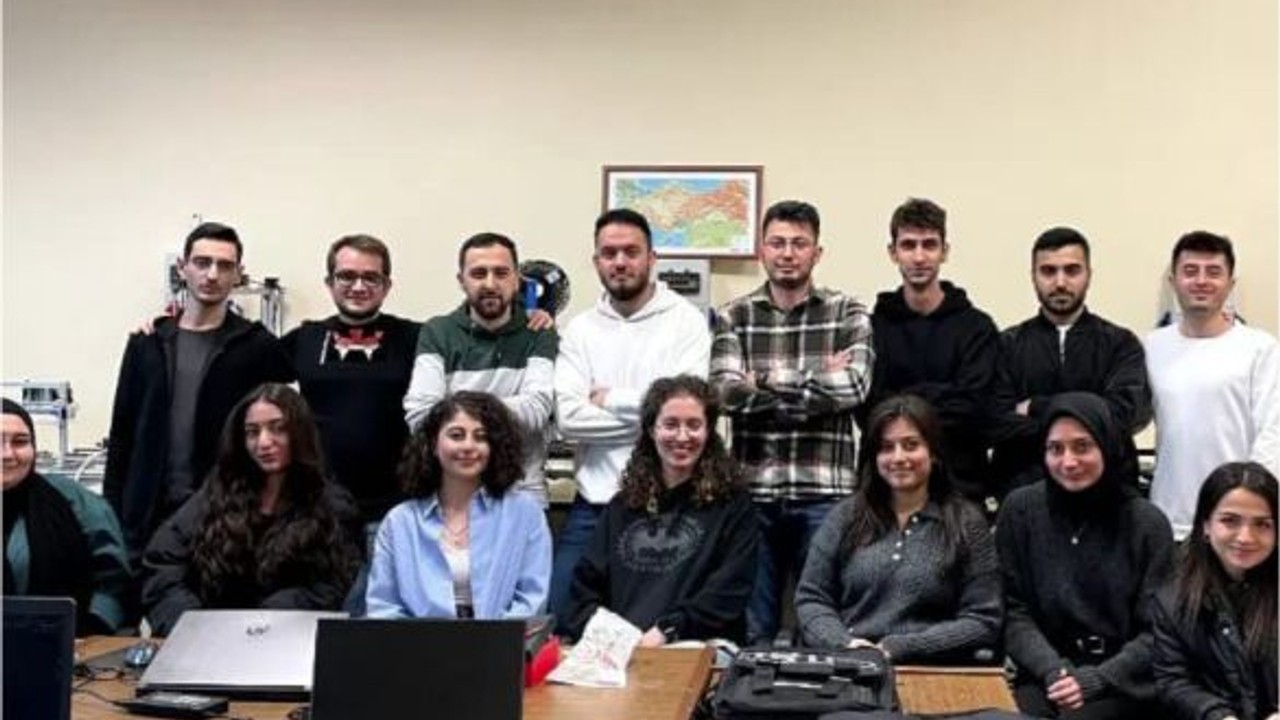 Kepsut'tan Öğrencilerin Eğitimine Destek