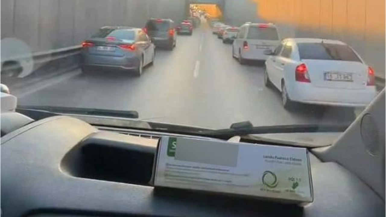 Ambulansa fermuar sistemi ile yol verdiler
