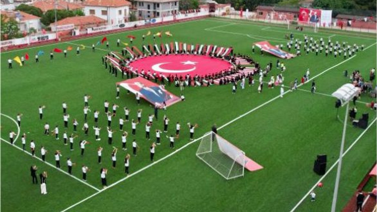 Ayvalık'ın Miniklerinden Bayram Sevinci