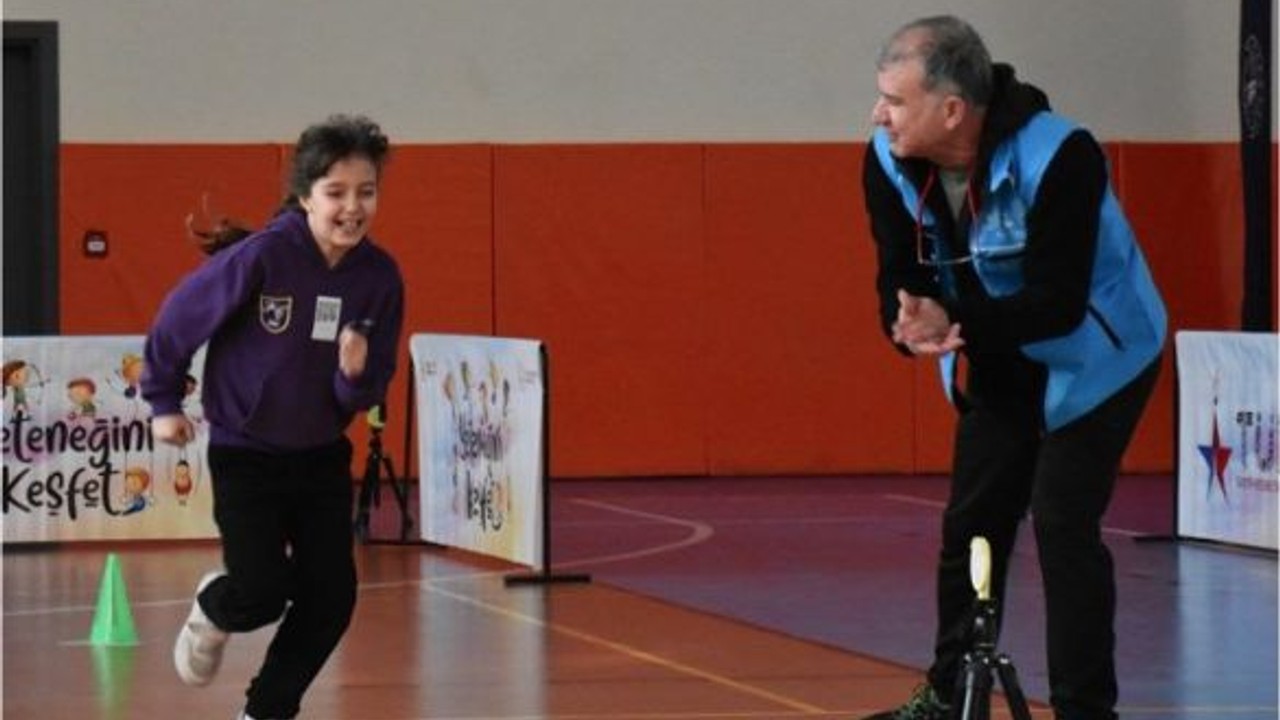 Balıkesir'de Öğrencilere Spor Taraması Yapıldı