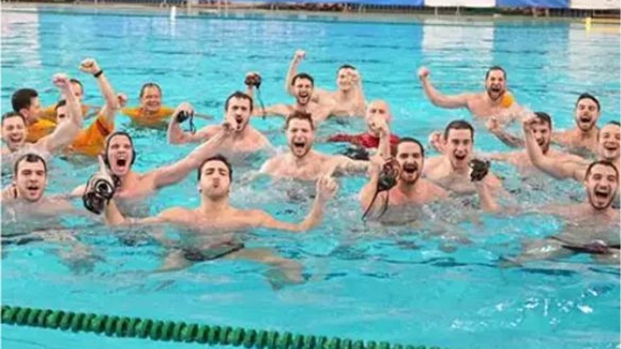 Bakan Bak'tan Galatasaray Erkek Sutopu Takımı'na tebrik