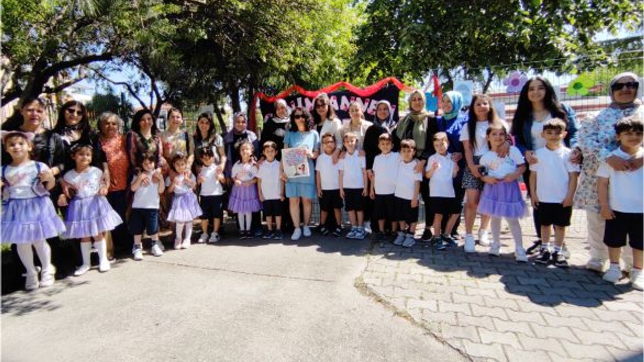 Anneler Günü'nde Minik Ellerden Büyük Sürpriz