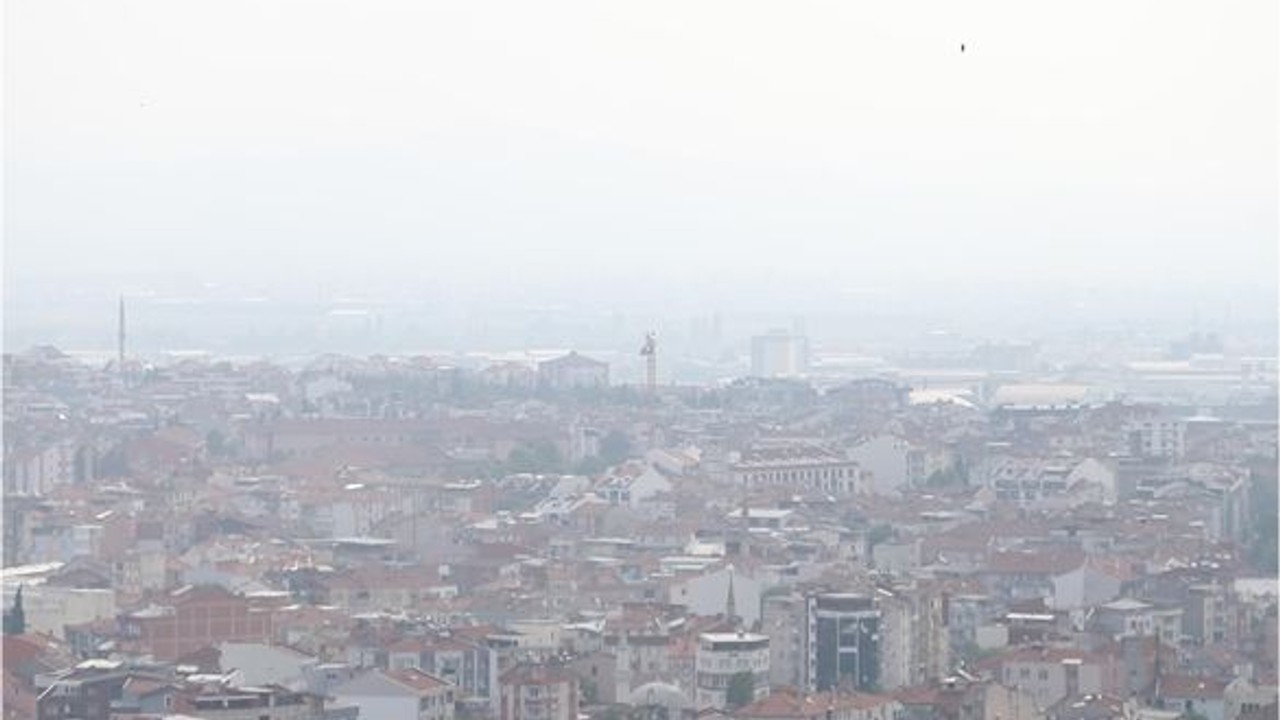 Balıkesir'de Toz Fırtınası Etkisini Sürdürüyor
