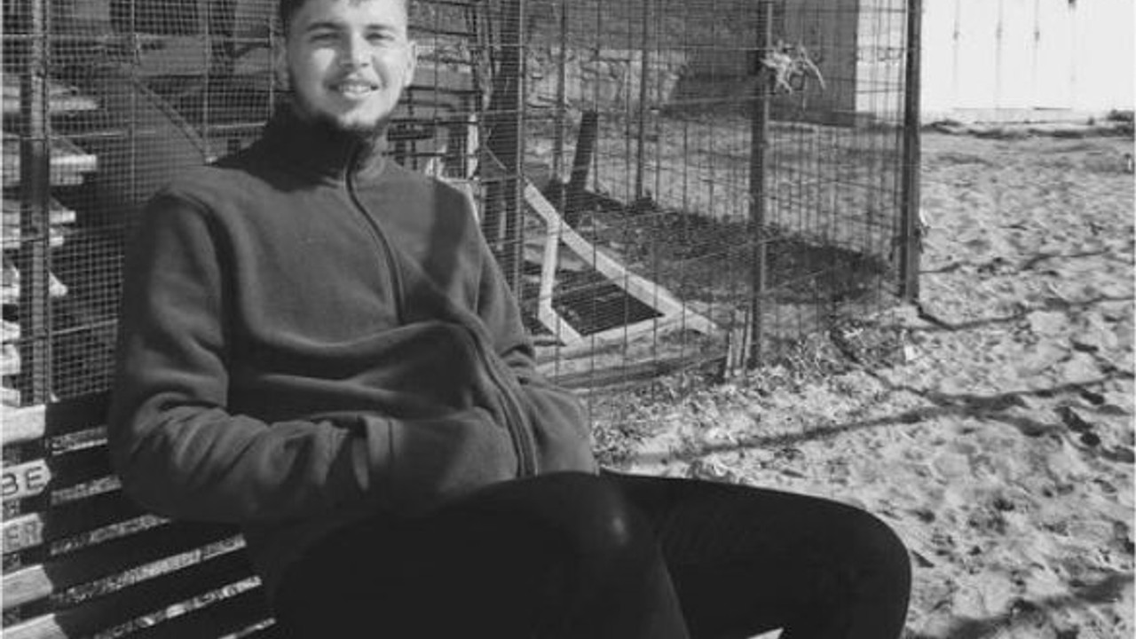 Balıkesir'de Kaza! Araçtan Fırladı Beton Zemine Çarptı