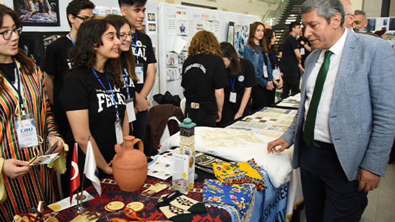 Balıkesir'deki Liselerde Bilim Uygulamaları Programıyla Genç Zekalar Parlıyor
