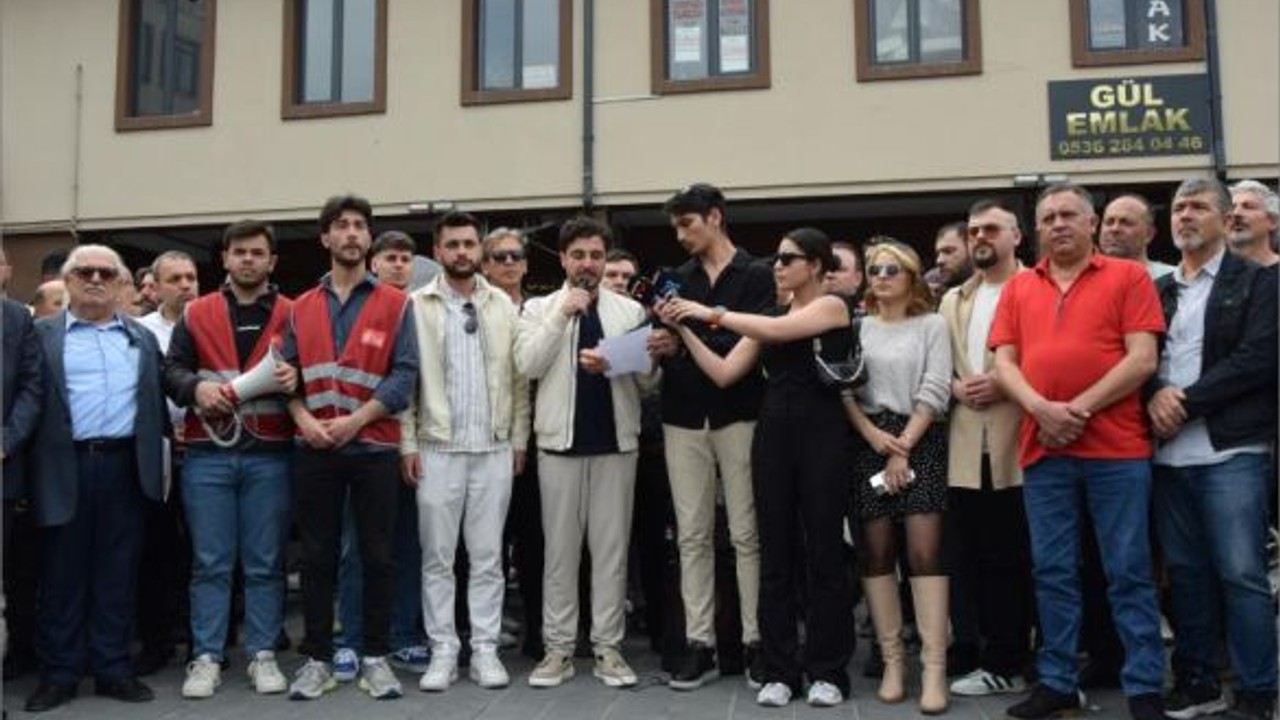 Balıkesirli Gençler Öldürülen Kurye İçin Buluştu