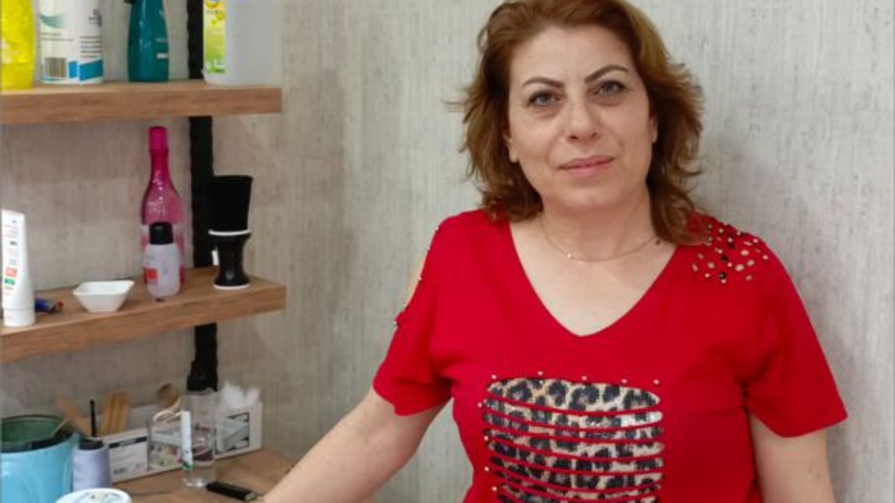 Balıkesirli Kuaförden Dökülen Kaşlara Doğal Çözüm