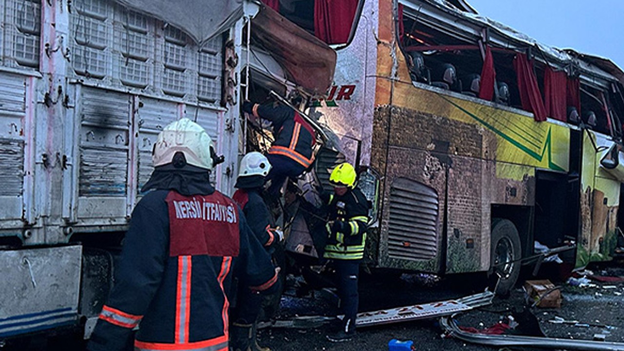 Feci Trafik Kazası: 10 Ölü, 30 Yaralı
