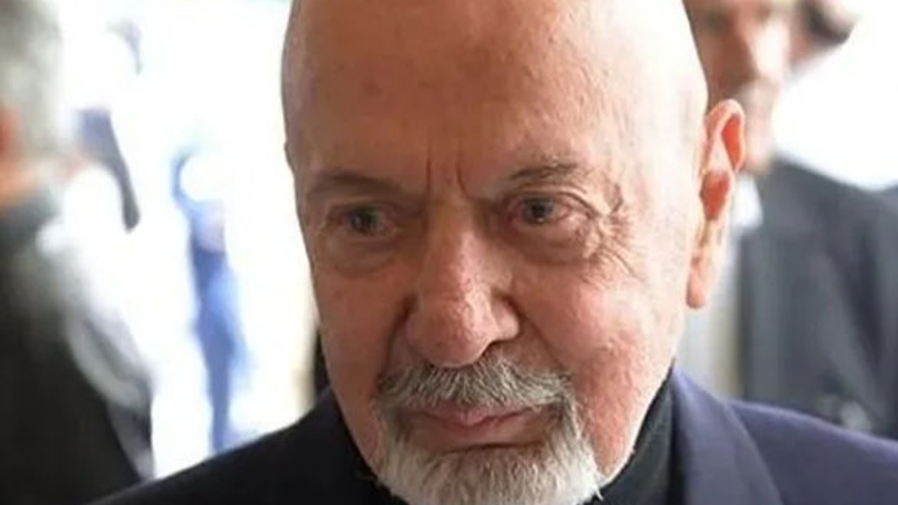 Ünlü Sunucu Erkan Yolaç Hayatını Kaybetti