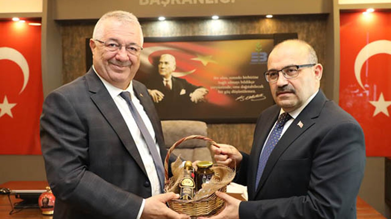 Balıkesir Protokolü'nden Edremit Belediyesi'ne Ziyaret
