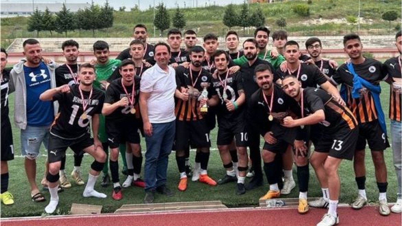 Burhaniye'den Tarihi Başarı: Üst Üste Şampiyonluk