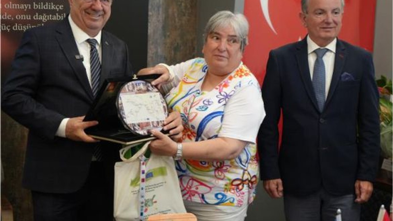 İspanyol ve Yunan Zeytinciler Balıkesir'de Buluştu