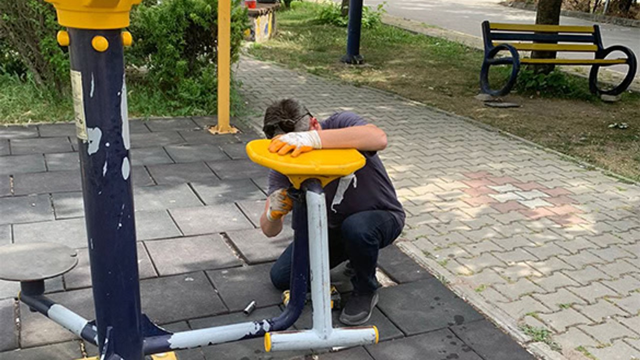 Altıeylül Belediyesi'nden Park ve Spor Alanlarına Bakım