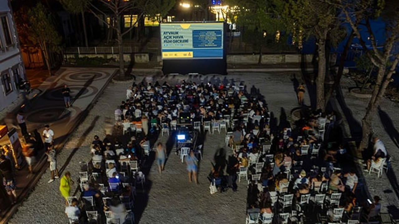 Ayvalık Açık Hava Film Geceleri 2000'den Fazla İzleyiciyi Ağırladı