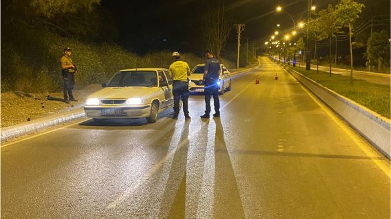 Balıkesir'de Bir Gecede 20 Araç Trafikten Men Edildi