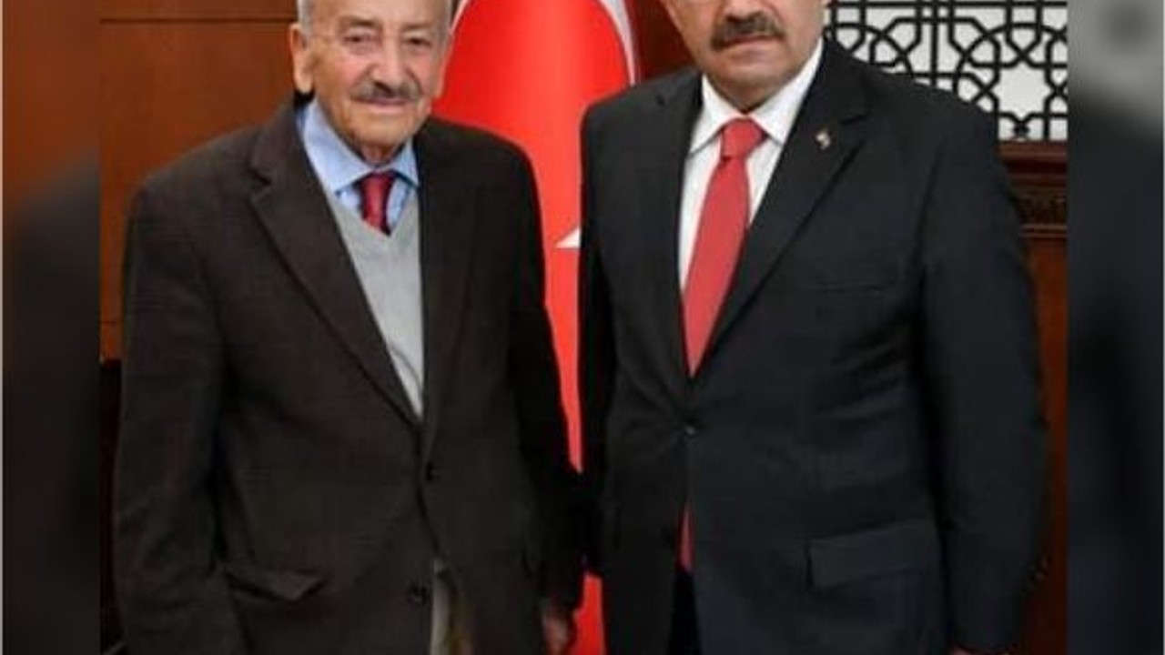 Balıkesir'in 93 Yaşındaki Muhtarı Hayata Veda Etti
