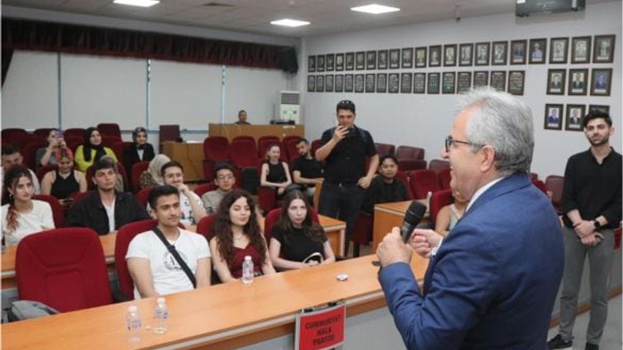 Başkan Mirza Genç Siyasetçileri Ağırladı