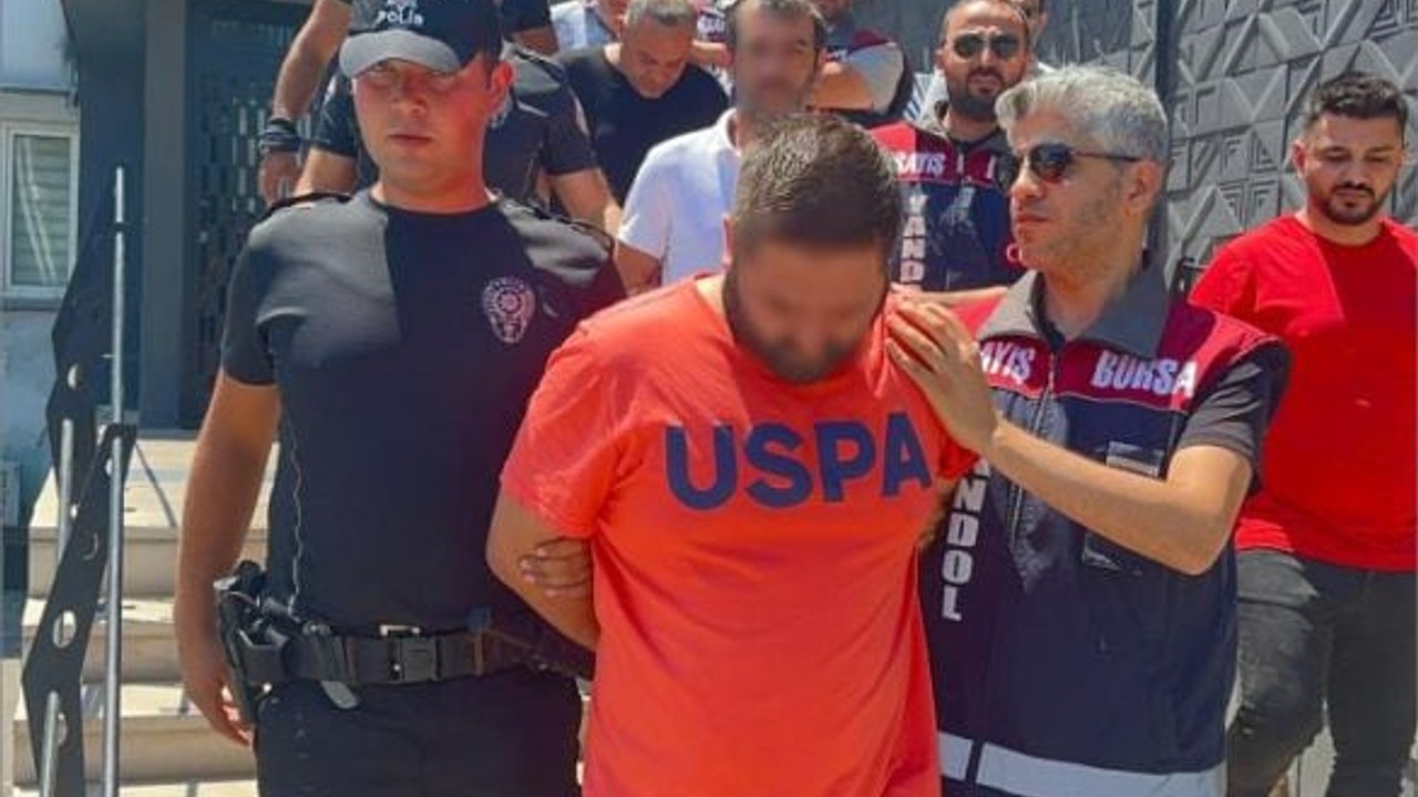 Bursa'da Dolandırıcılık Yaptı Edremit'e Güneşlenmeye Geldi
