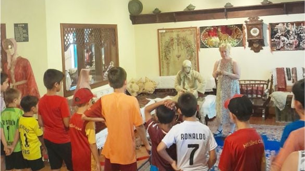 Edremit Çanakkaleli Öğrencileri Ağırladı
